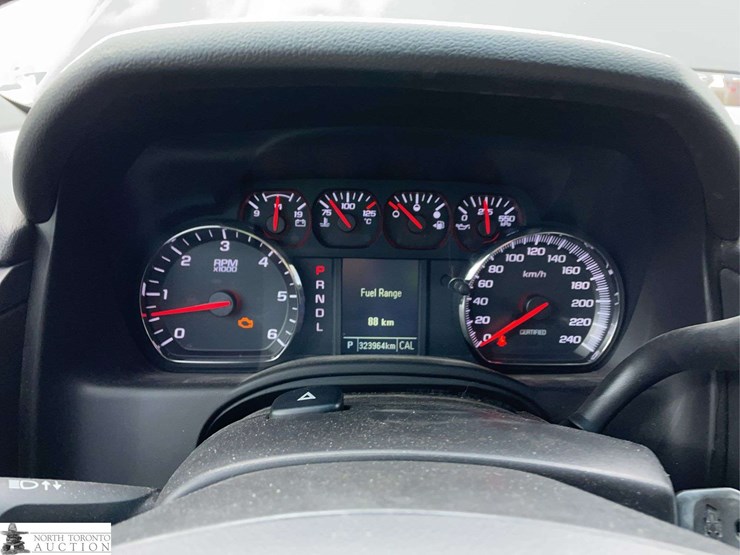 2017-chevrolet-tahoe-image-12