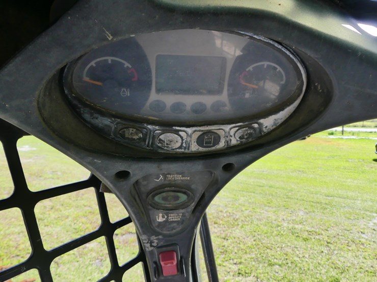 2000-bobcat-t650-image-16