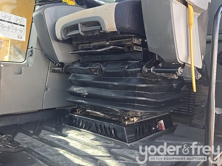 2017-caterpillar-336fl-image-95