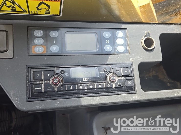 2017-caterpillar-336fl-image-105