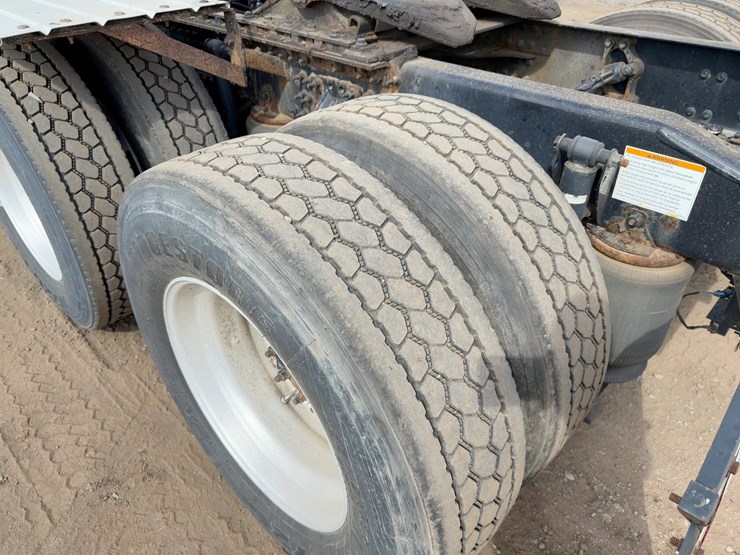 2018-mack-pinnacle-cxu613-image-19