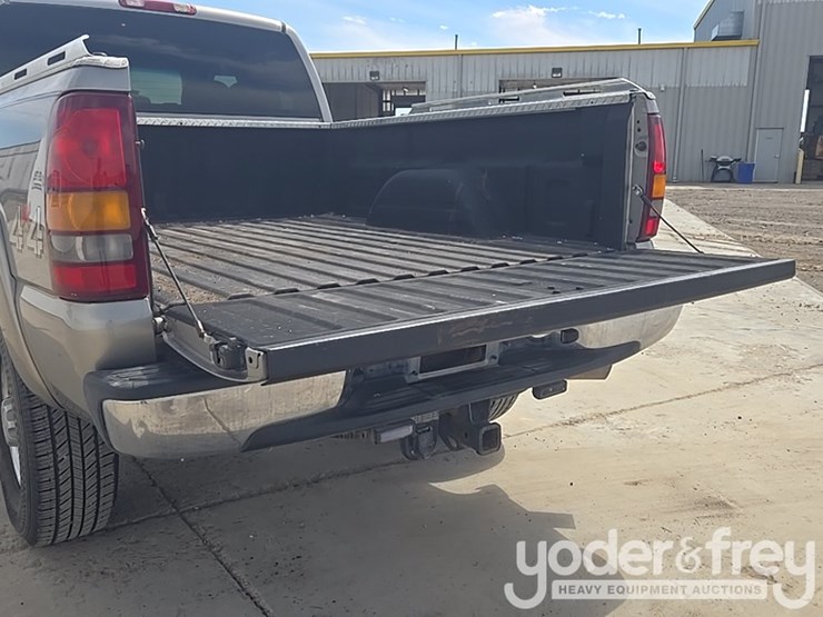 2002-chevrolet-silverado-2500hd-image-57