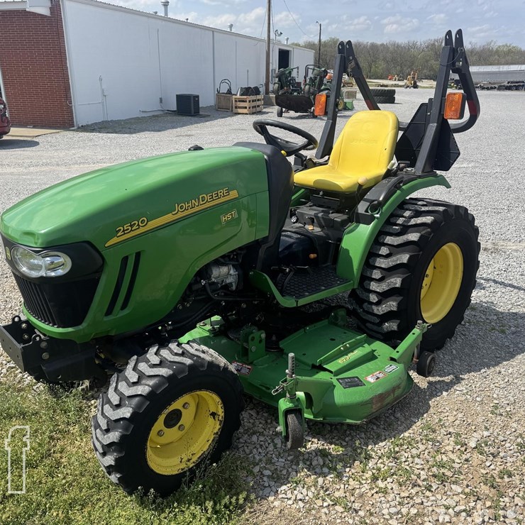 2006 JOHN DEERE 2520