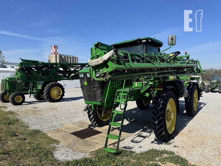 2017-john-deere-r4038-image-1