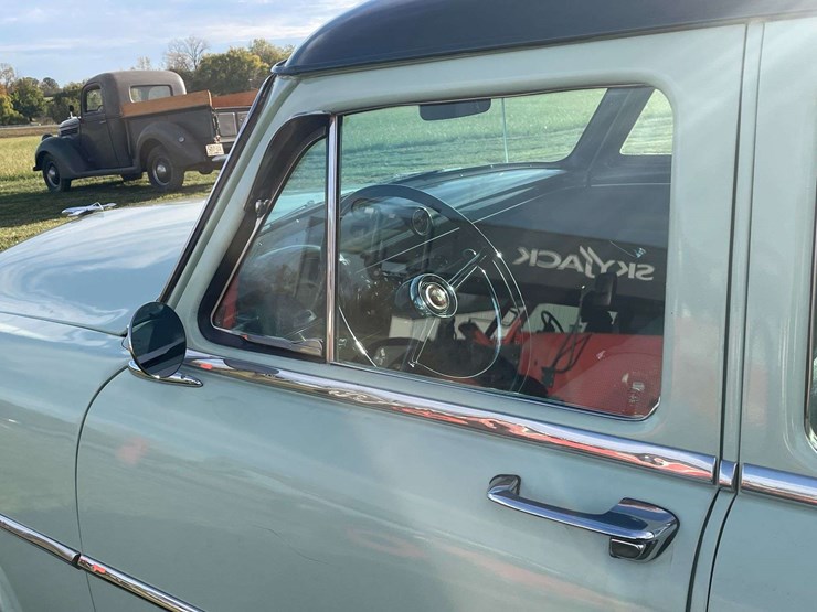 1953-ford-customline-sedan-image-39