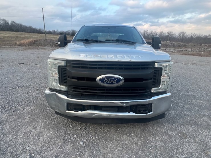 2017-ford-f250-xl-image-5