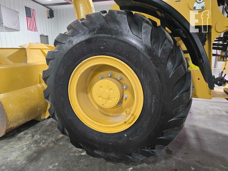 2022-caterpillar-920-image-26