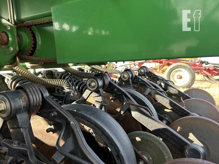 2004-john-deere-1590-image-61