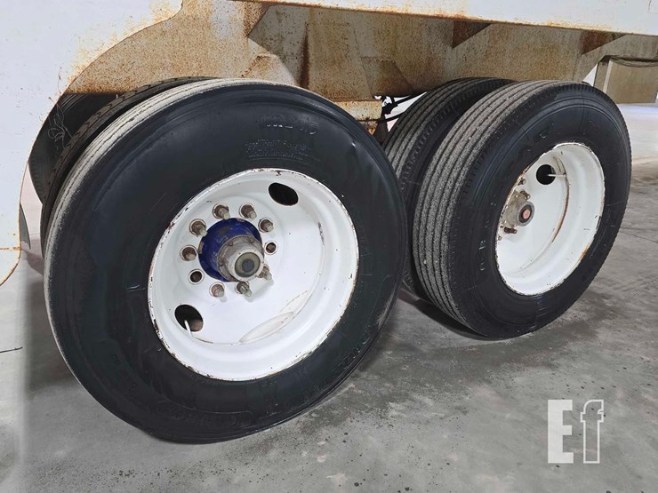 40-foot-vacuum-tank-trailer-image-20