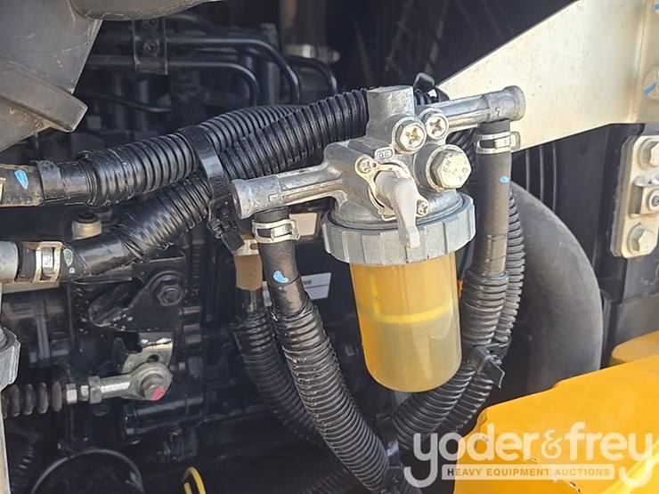 2022-deere-26g-image-51