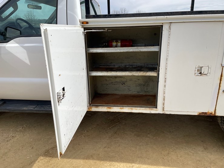 2008-ford-f550-image-32