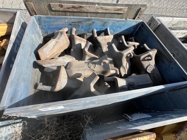 volvo-dig-bucket-teeth-image-2