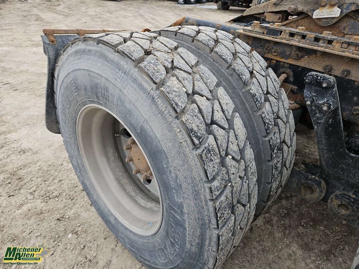 2013-kenworth-t800-image-13