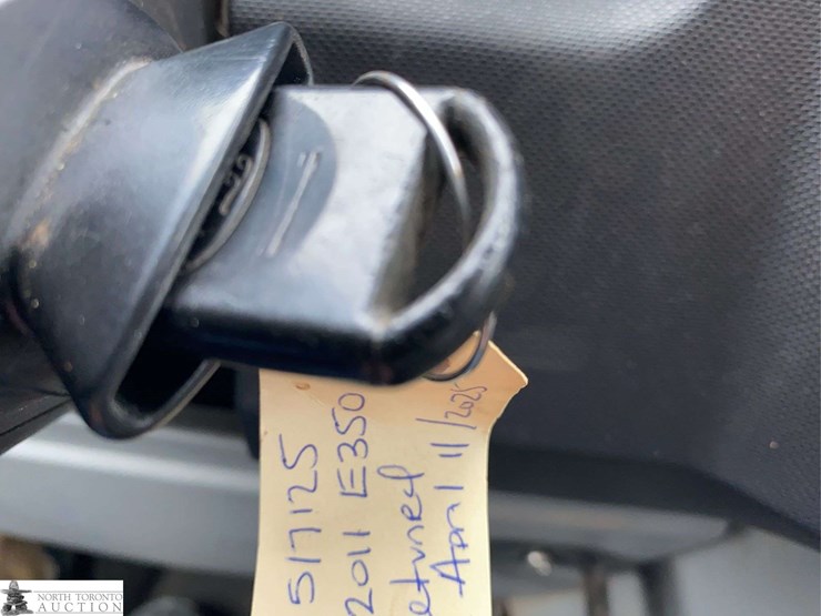 2011-ford-cargo-image-13