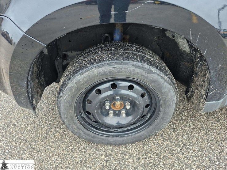 2010-ford-escape-image-22