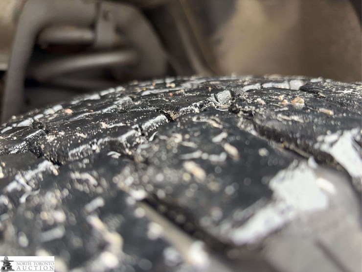 2011-ford-cargo-image-34