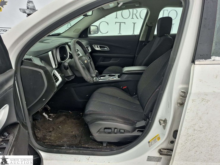 2017-chevrolet-equinox-image-13