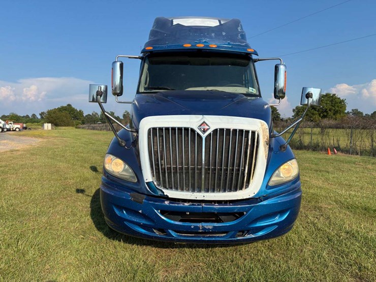 2011-international-prostar-image-9