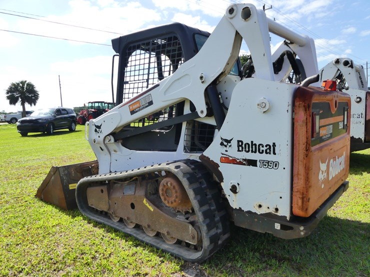 2015-bobcat-t590-image-4