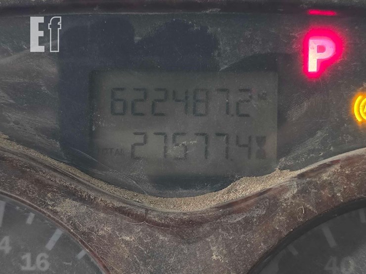 2004-mack-vision-cx613-image-13