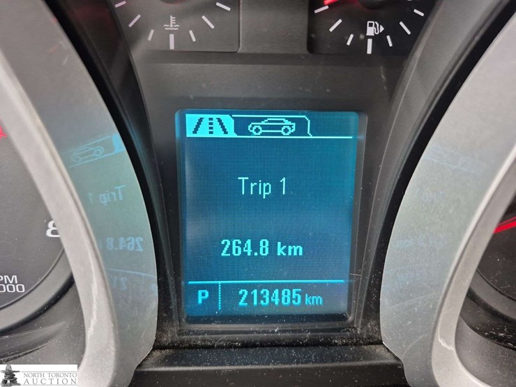 2013-chevrolet-equinox-image-19