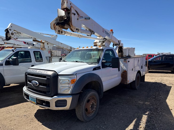 2011-ford-f550-image-1