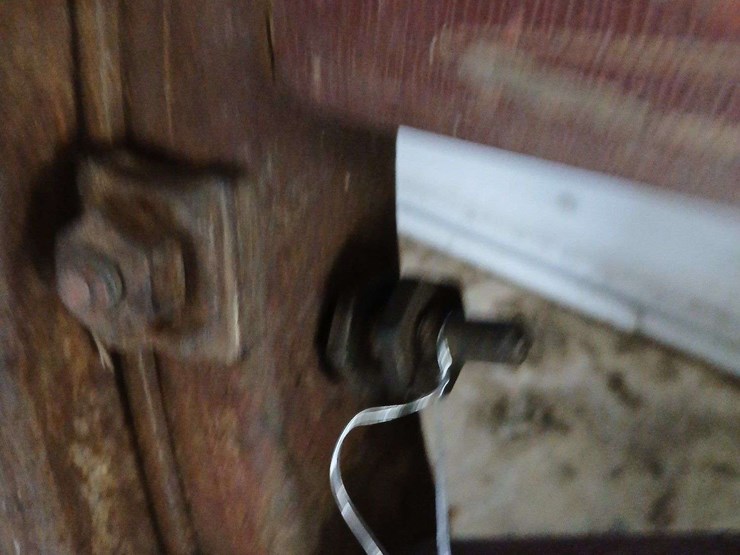 (2)-5.50-16.-(1)-33x5-tires-image-16