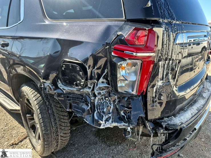 2023-chevrolet-tahoe-image-31