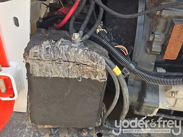 2021-bobcat-t740-image-50