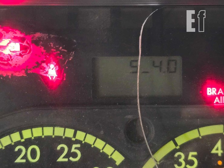 2013-freightliner-cascadia-125-image-13