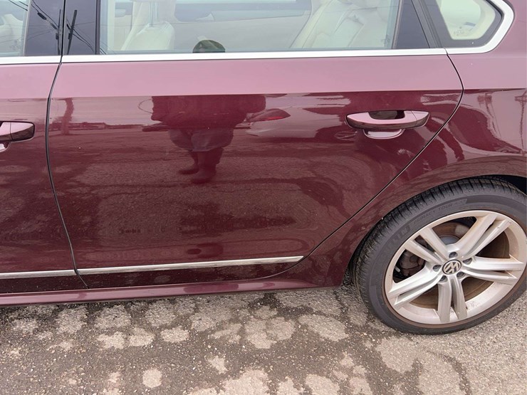 2014-volkswagen-passat-tdi-image-23