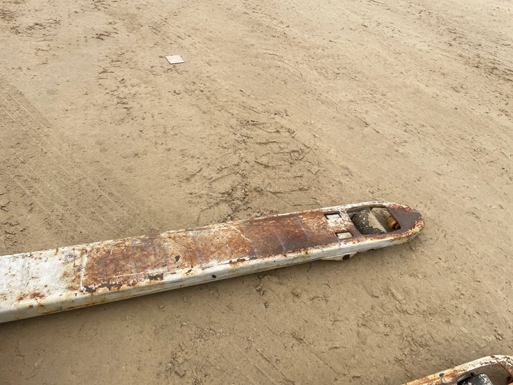 #3916-•-crown-5,000-lbs.-pallet-jack-image-10