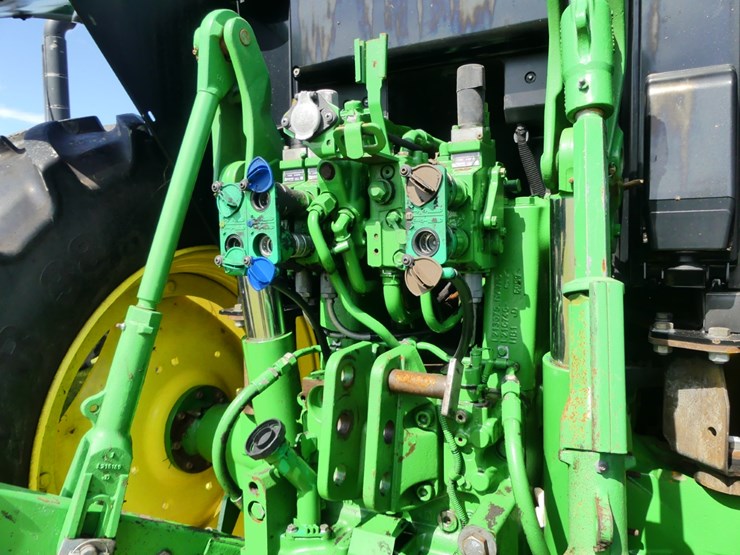 2016-john-deere-6120m-image-6