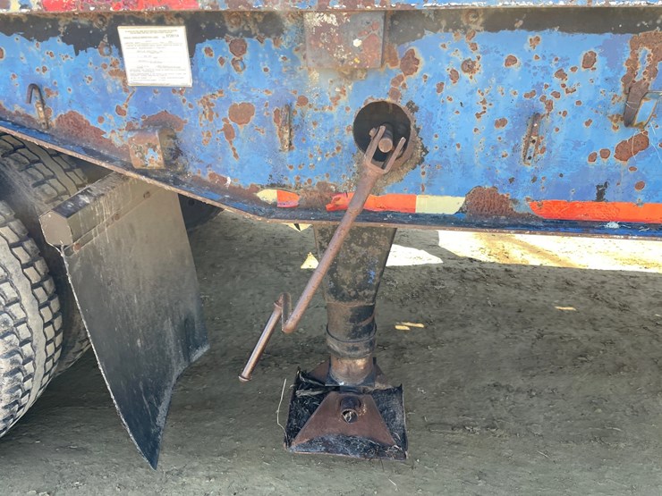 #1030-•-1973-28'-pike-semi-trailer-(has-wi-title)-image-17