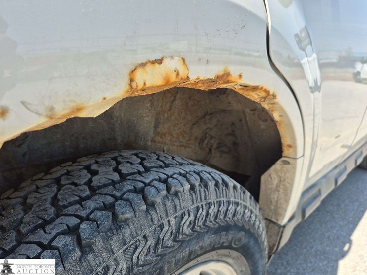 2010-ford-escape-image-28