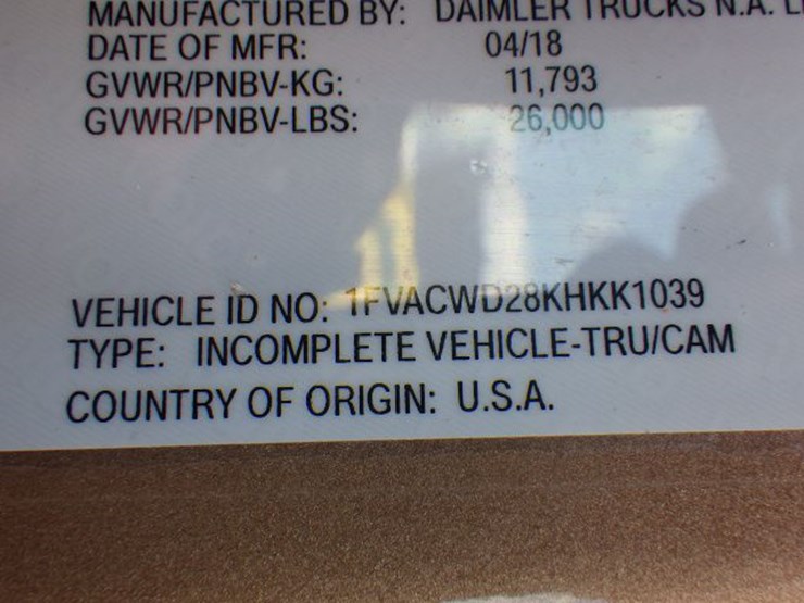 2019-freightliner-m2-106-image-16