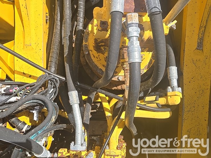 2015-komatsu-pc490-lc-11-image-131