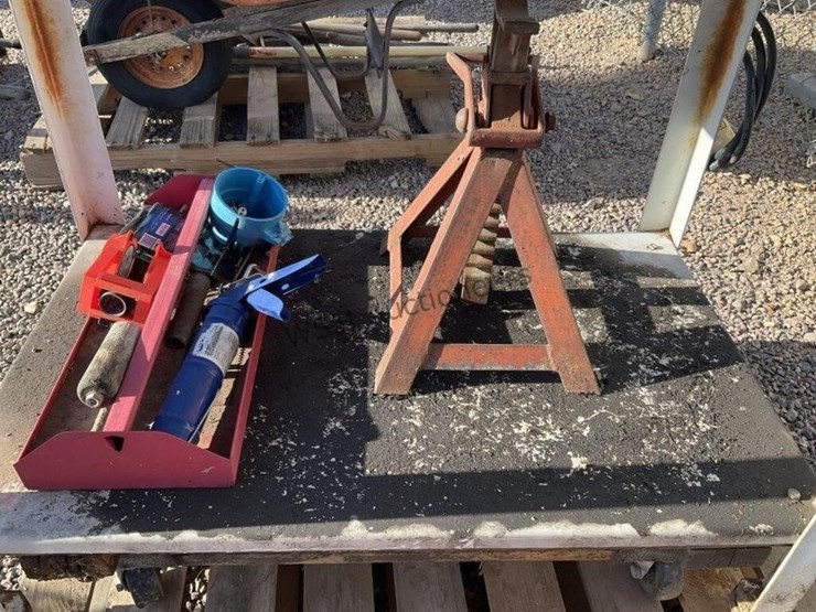 pallet-of-misc-tools-&-table-image-4