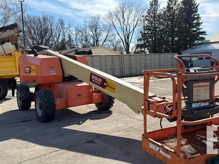 2014-jlg-600s-image-2