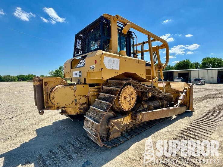 2012-caterpillar-d6t-image-4