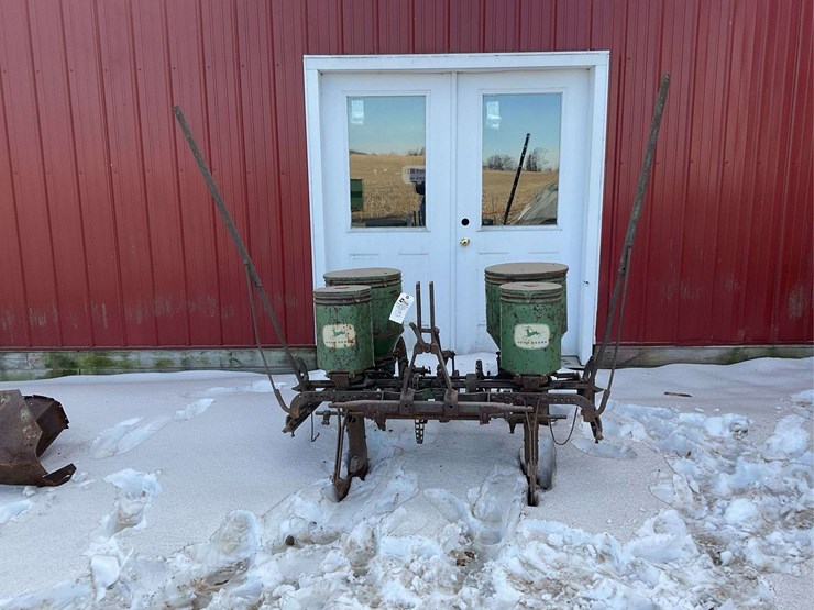 john-deere-three-point-planter-image-1