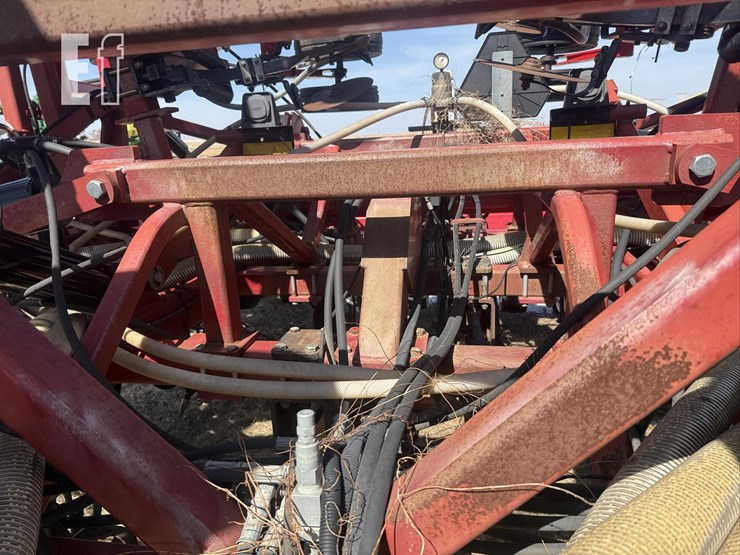 2011-case-ih-3430-image-39