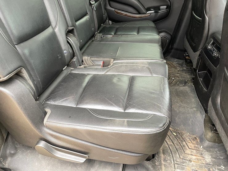 2015-chevrolet-suburban-image-48