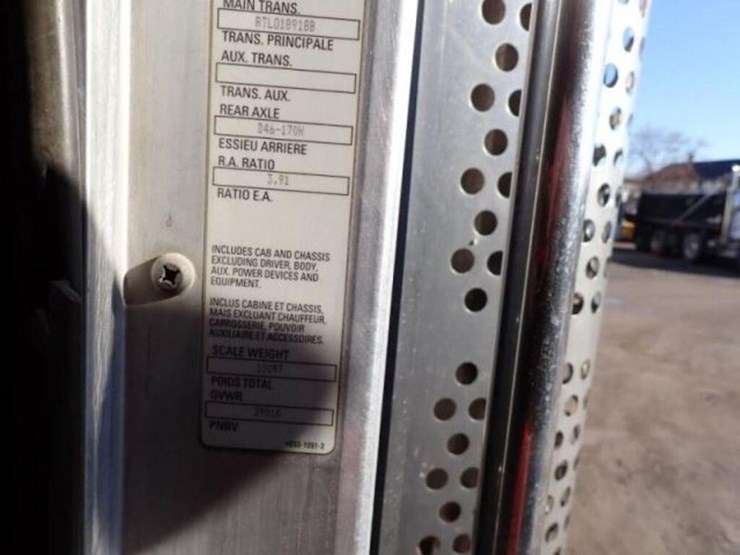 2013-kenworth-t800-image-11