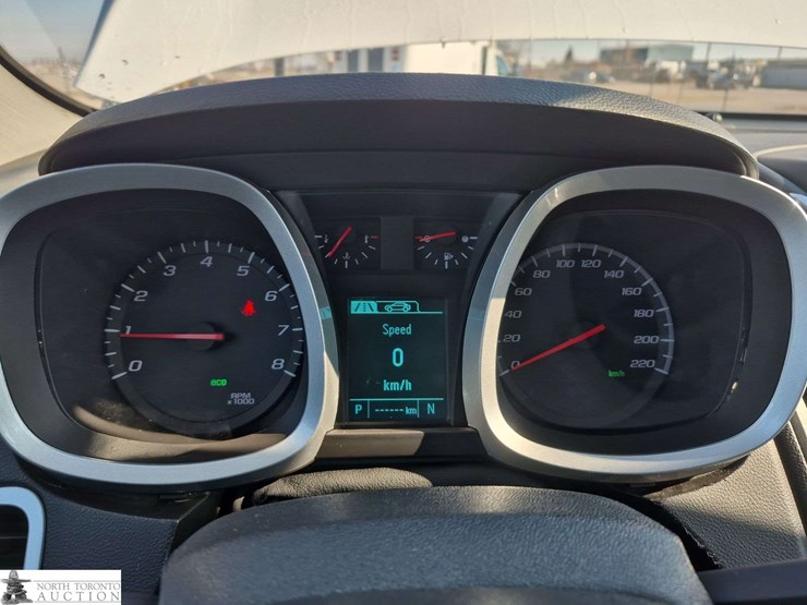 2016-chevrolet-equinox-ls-image-12