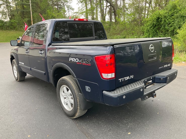 2012-nissan-titan-image-7