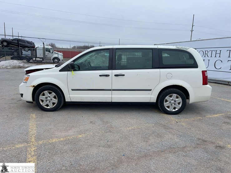2010-dodge-grand-caravan-image-8
