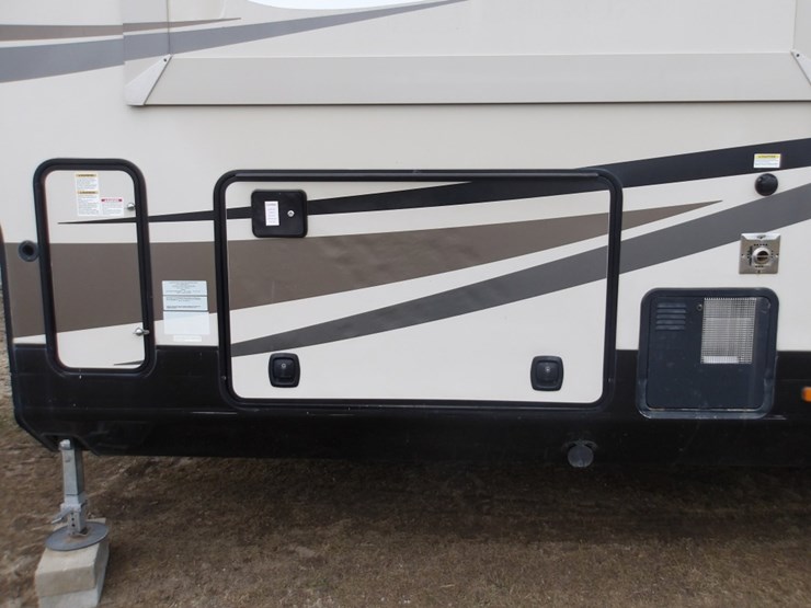 #7364-•-2015-jayco-pinnacle-fifth-wheel-camper-image-7
