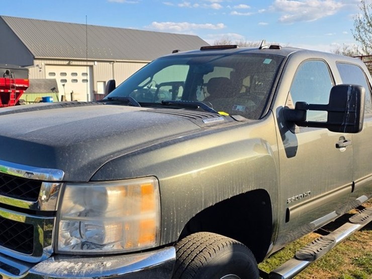 2011-chevrolet-2500-image-7