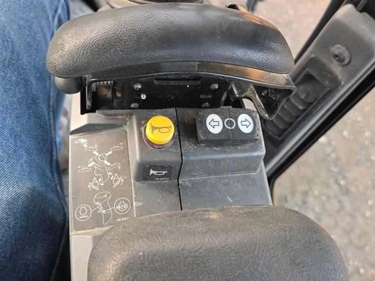 2020-caterpillar-140-image-74